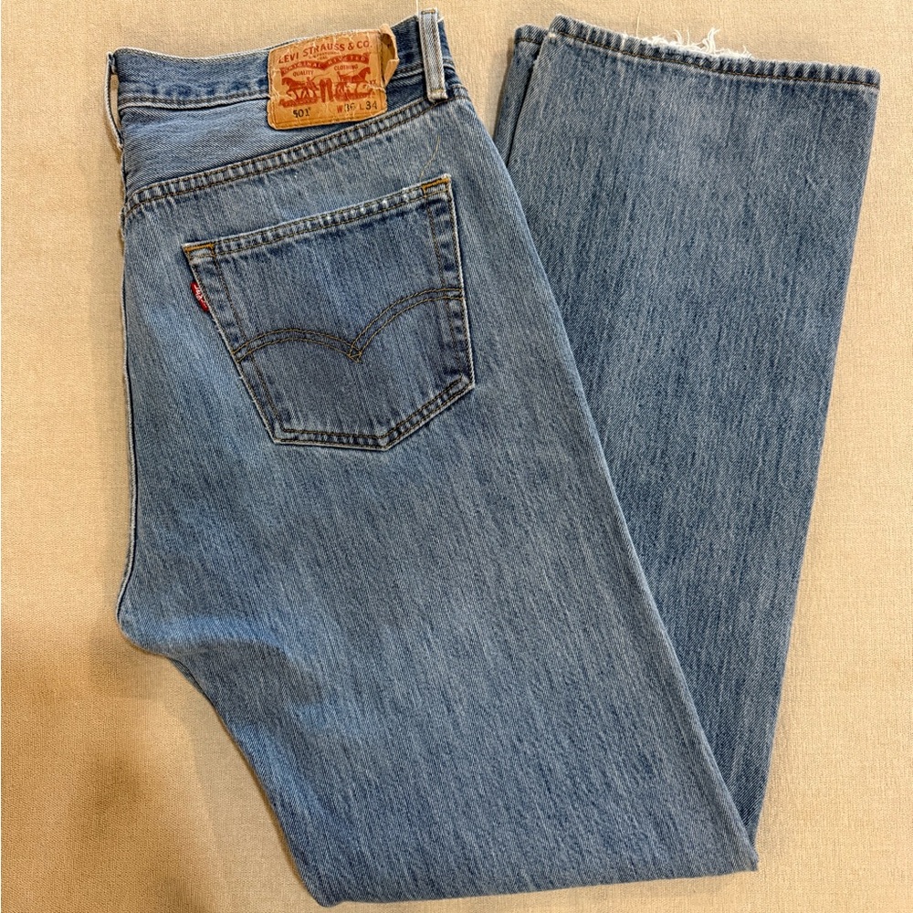 Levi's Iconic 501 Vintage Classic Straight Jeans - Red Tag